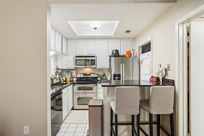 806 W 24th St Austin, TX 78705 photo 5