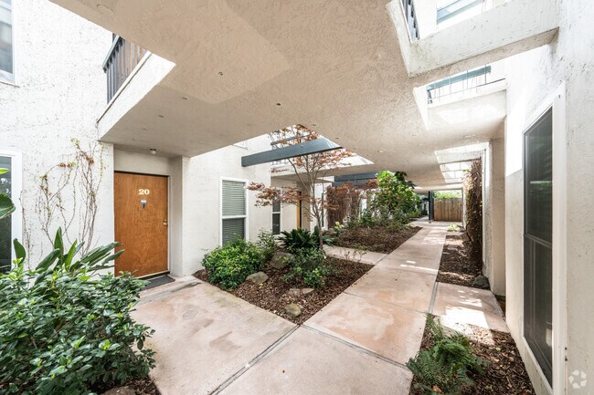 1411 Creekside Drive, Walnut Creek, CA 94596 photo 3