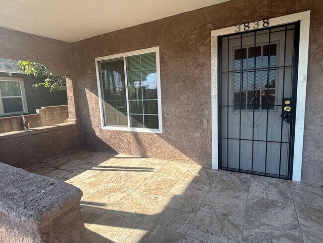 3838 Superior St San Diego, CA 92113 photo 2