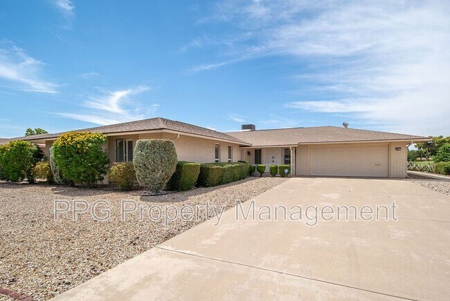 9605 W Briarwood Cir photo 2