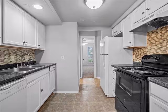 2156 Fleur De Lis Ct Arlington, TX 76012 photo 4