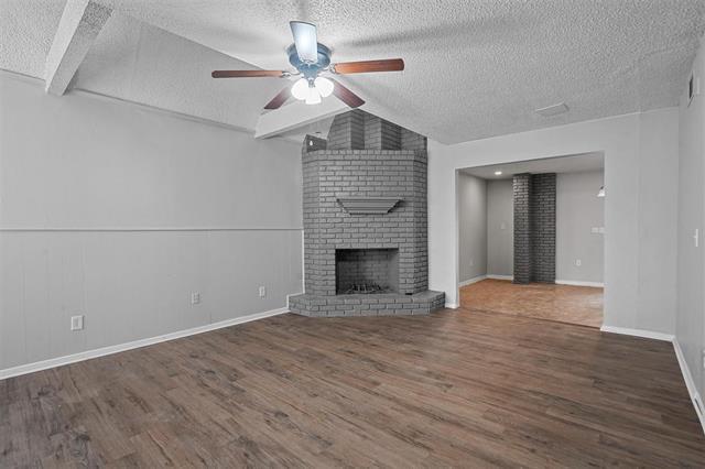 2156 Fleur De Lis Ct Arlington, TX 76012 photo 2