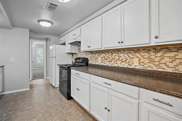 2156 Fleur De Lis Ct Arlington, TX 76012 photo 5