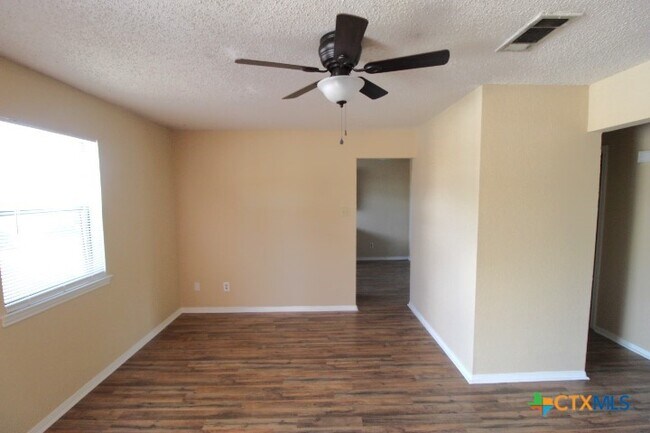 304 Erby Ave Copperas Cove, TX 76522 photo 4