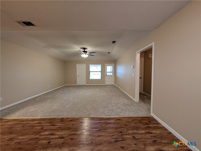 1666 Lantana Cir New Braunfels, TX 78130 photo 2