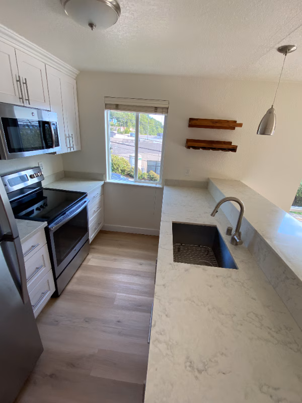 1404 W Boston St Seattle, WA 98119 photo 4