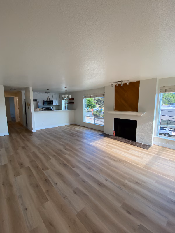 1404 W Boston St Seattle, WA 98119 photo 3