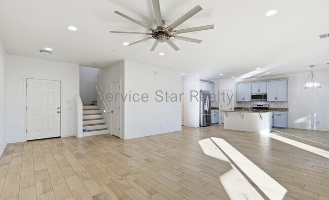 627 W Kerry Ln Phoenix, AZ 85027 photo 3