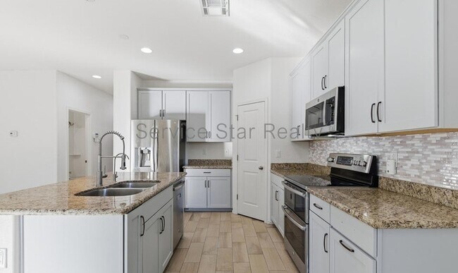 627 W Kerry Ln Phoenix, AZ 85027 photo 4