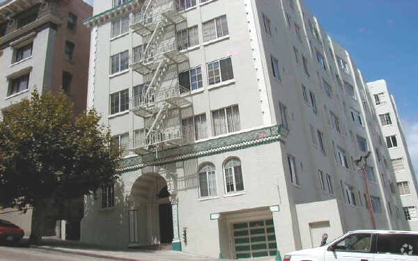 Alhambra Apartments photo 3