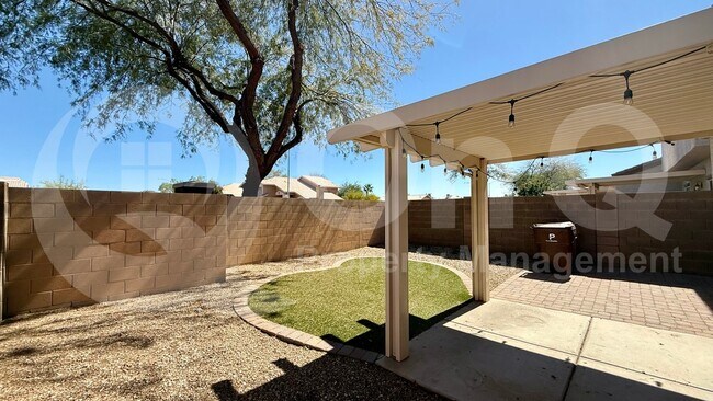 13585 N 87th Dr Peoria, AZ 85381 photo 4