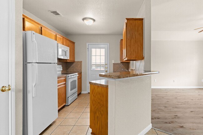 907 Yi Dr Killeen, TX 76549 photo 3