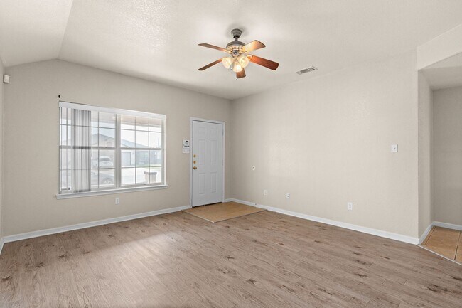 907 Yi Dr Killeen, TX 76549 photo 2