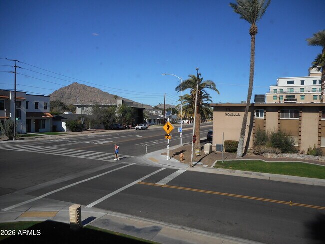 6805 E 2nd St Scottsdale, AZ 85251 photo 3