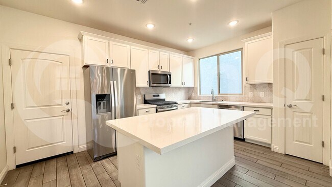 2494 N Heritage St Buckeye, AZ 85396 photo 4