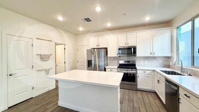 2494 N Heritage St Buckeye, AZ 85396 photo 5