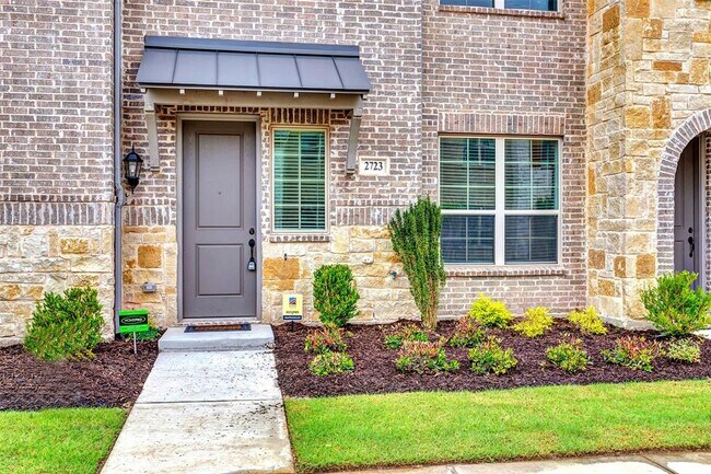 2723 Vista Park Lane, Lewisville, TX 75067 photo 5