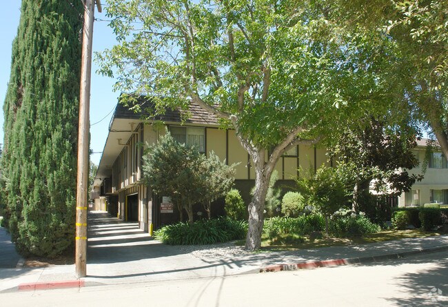 1268 Setareh Court, San Jose, CA 95125 photo 2