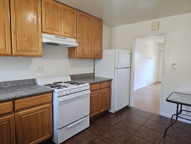 153-155 S 20th St Richmond, CA 94804 photo 2