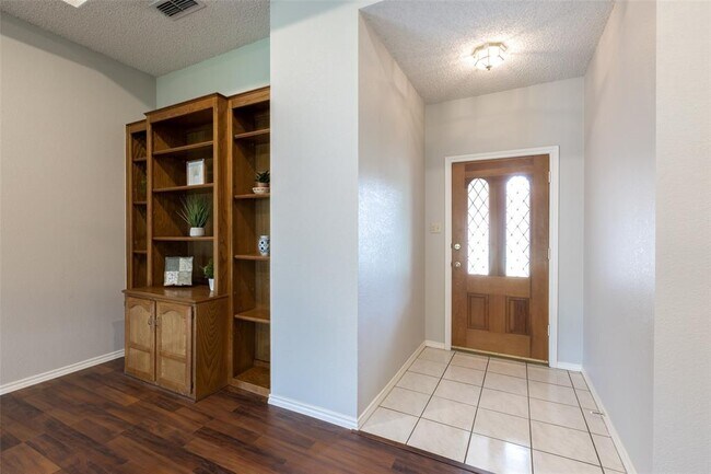 2122 Preakness Court, Arlington, TX 76017 photo 5