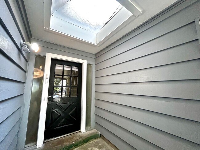 3304 Tom Green St photo 3
