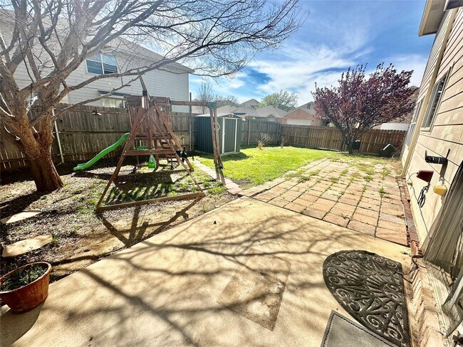 4900 Meadow Trails Drive, Fort Worth, TX 76244 photo 2