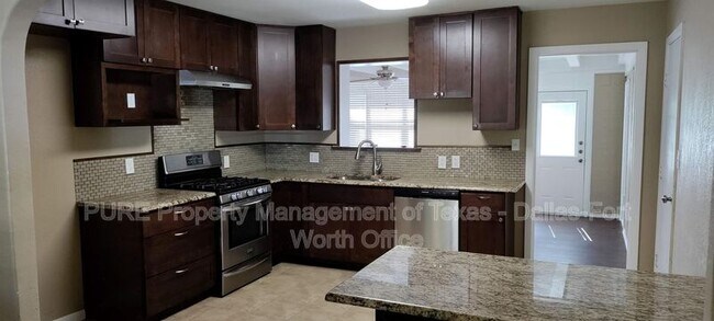 1607 Briarwood Blvd Arlington, TX 76013 photo 3