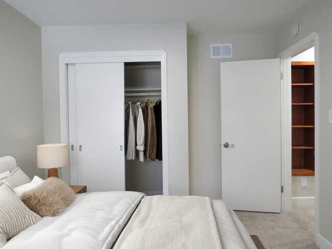 Hale Apartments photo 2