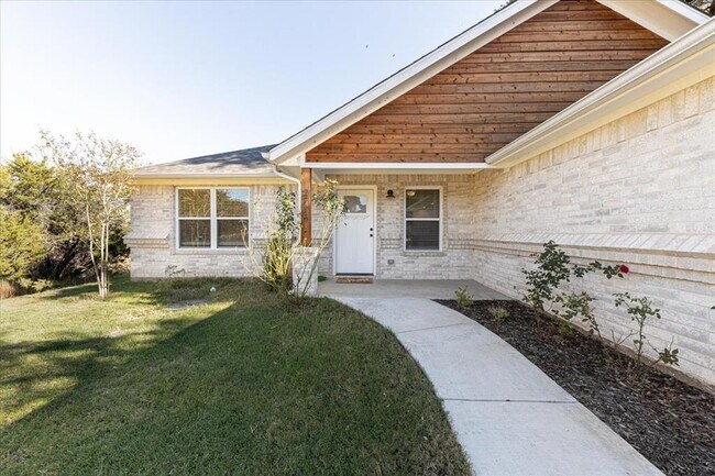 2715 San Gabriel Drive, Granbury, TX 76048 photo 2