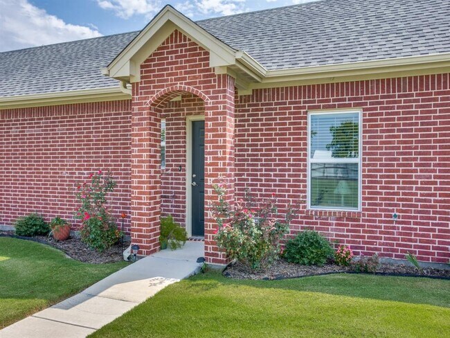 10809 West Cleburne Road, Crowley, TX 76036 photo 2