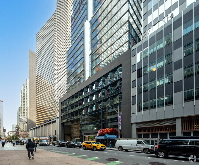 135 West 52nd Street photo 4