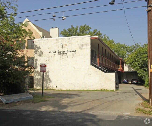 2302 Leon street photo 2