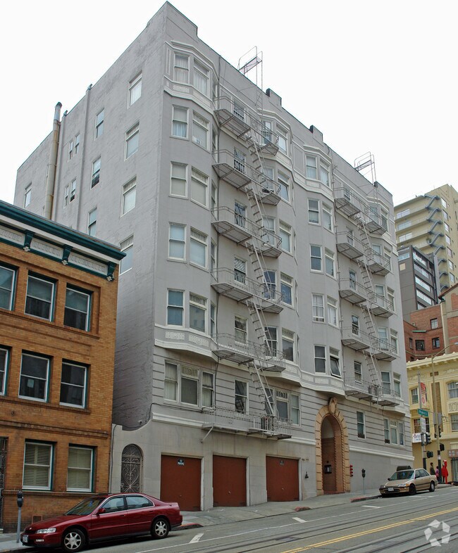 Low Apartments photo 2