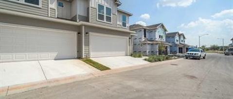 1701 Roseburg Dr Austin, TX 78754 photo 2