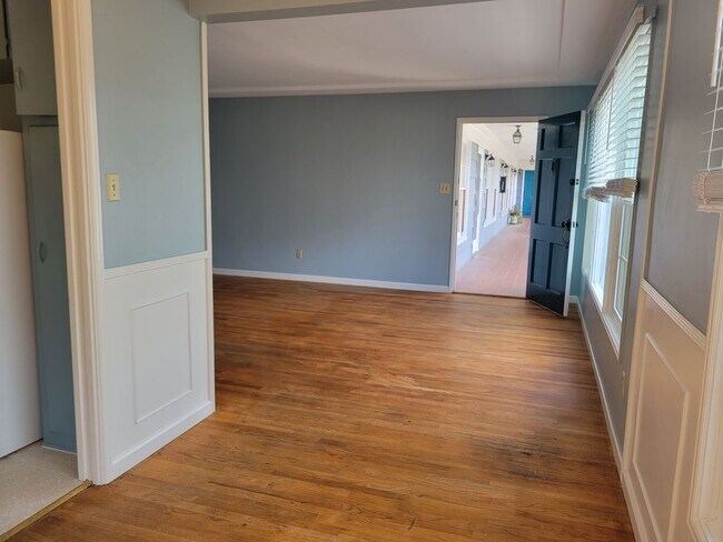 5050 Marlborough Dr San Diego, CA 92116 photo 4