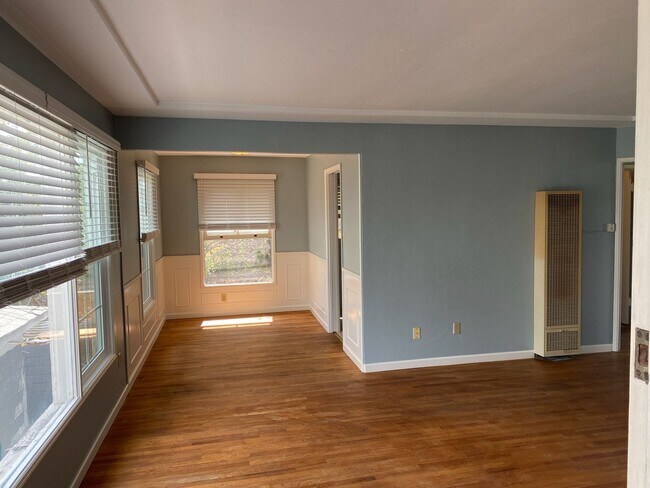 5050 Marlborough Dr San Diego, CA 92116 photo 2