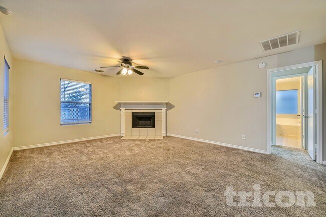 12713 Carpenter Ln Rhome, TX 76078 photo 2