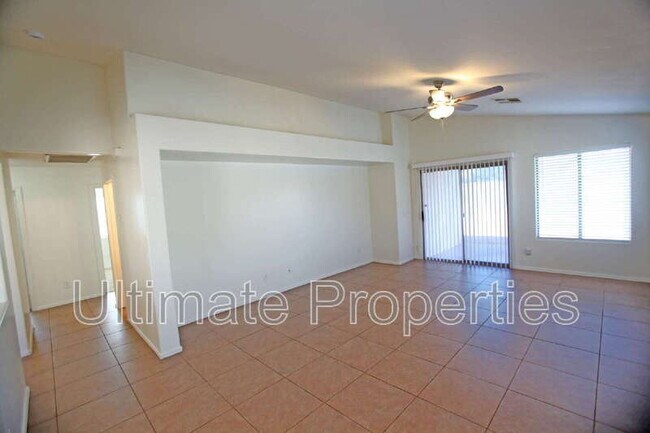 2010 S 84th Ave Tolleson, AZ 85353 photo 2