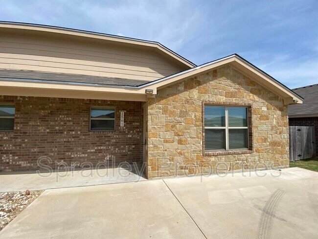 1561 Vani Ct Belton, TX 76513 photo 2