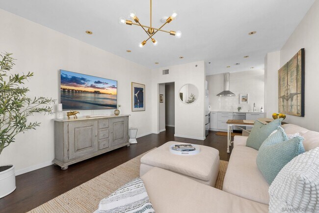 702 Ash St San Diego, CA 92101 photo 4