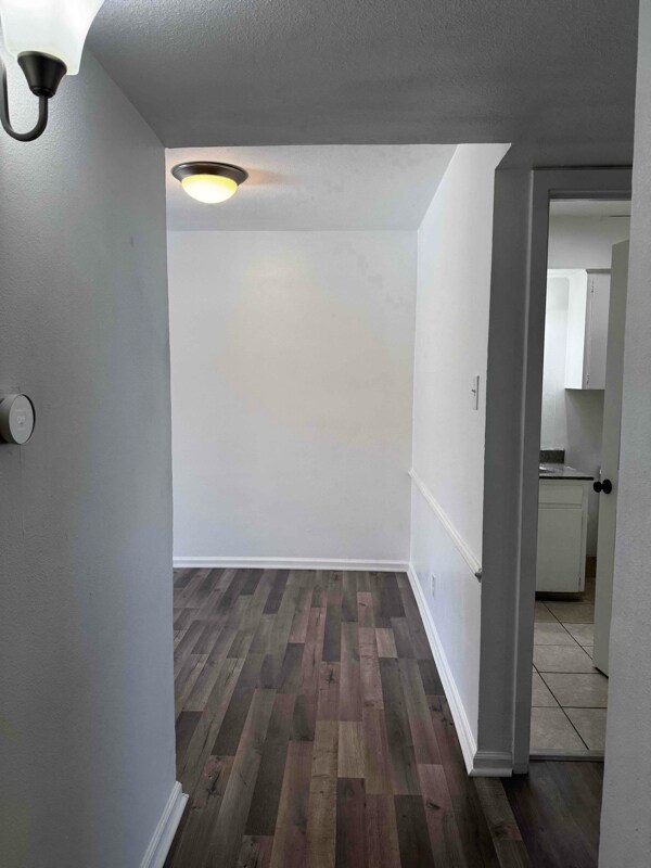 170 De Chantle Rd San Antonio, TX 78201 photo 2