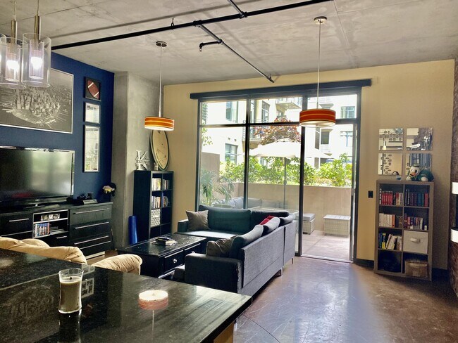 1050 Island Ave San Diego, CA 92101 photo 5