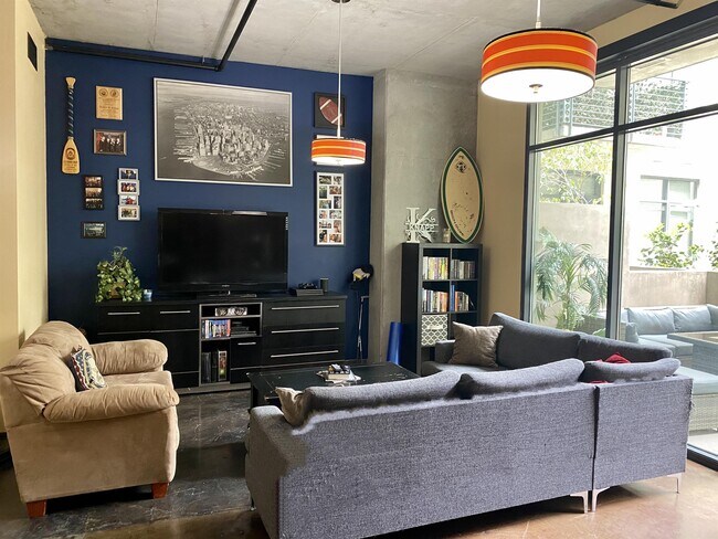 1050 Island Ave San Diego, CA 92101 photo 4