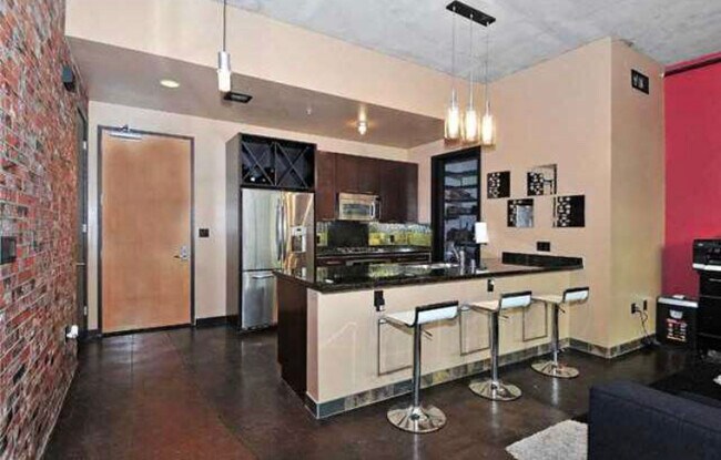 1050 Island Ave San Diego, CA 92101 photo 2
