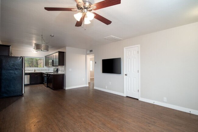 1333 E Thomas Rd Phoenix, AZ 85014 photo 5