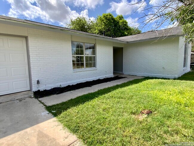 8110 Pleasant Forest Dr San Antonio, TX 78239 photo 5