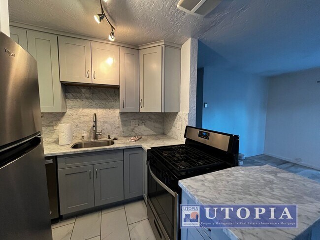 2314 Felt St Santa Cruz, CA 95062 photo 3
