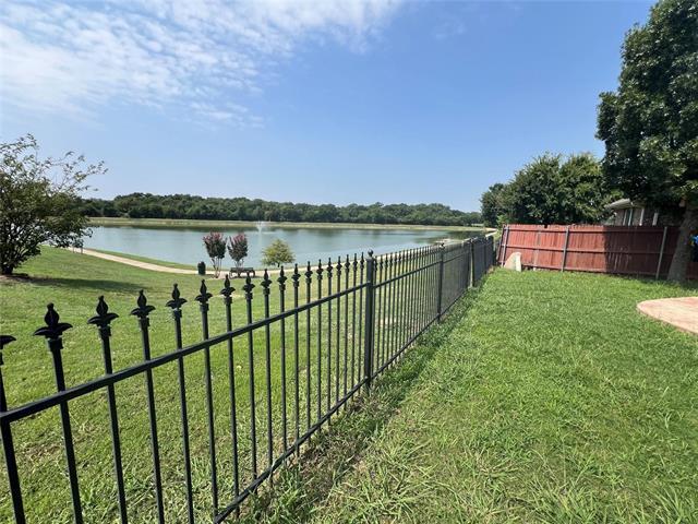 9074 Riverfalls Drive, Fort Worth, TX 76118 photo 5