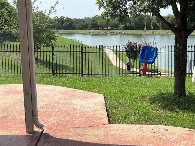 9074 Riverfalls Drive, Fort Worth, TX 76118 photo 3