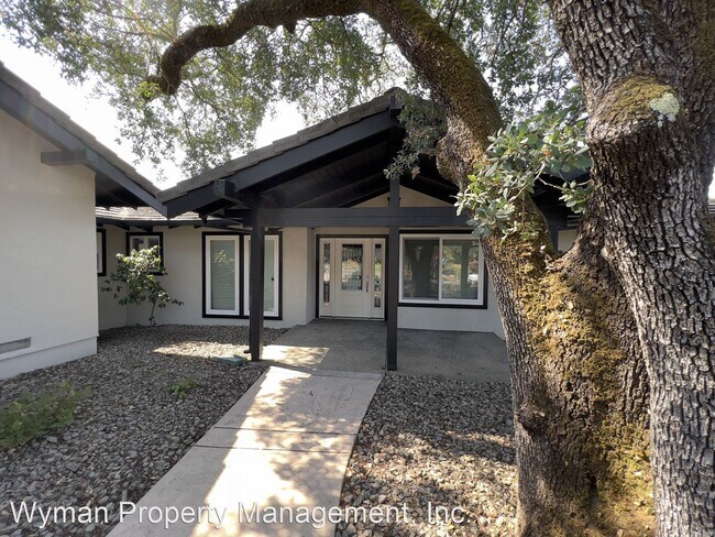 19 Inverness Dr Napa, CA 94558 photo 3